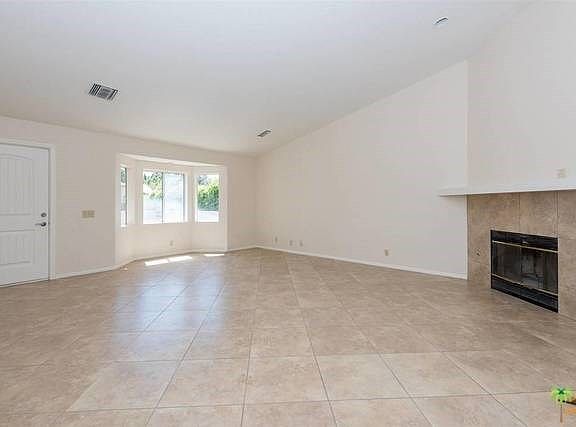 Entry / Living Room Vaulted Ceilings