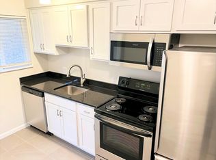 403 S Crooks Rd #17, Clawson, MI 48017