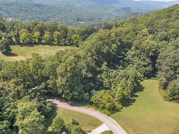 5th image of Emerald Glen Dr