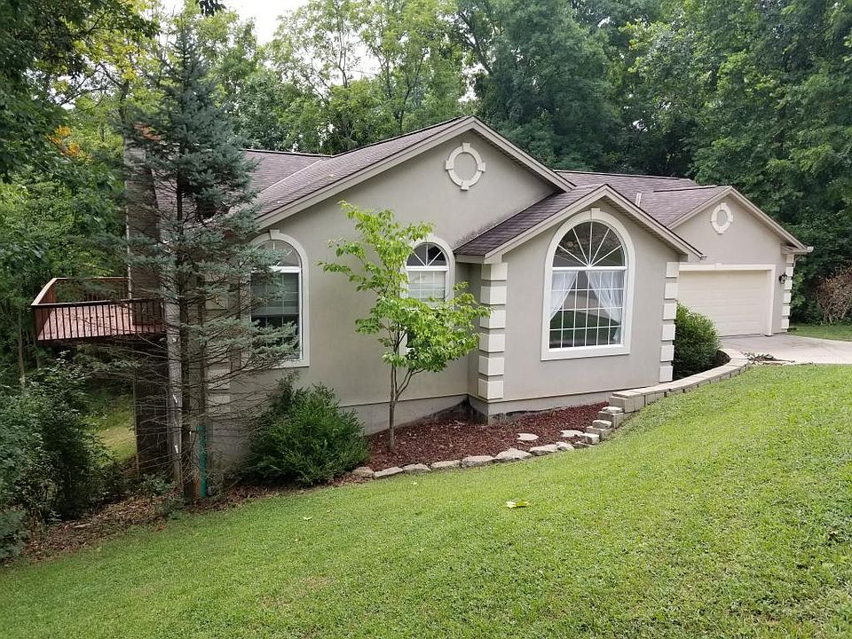 1st image of 19492 Knollwood Dr