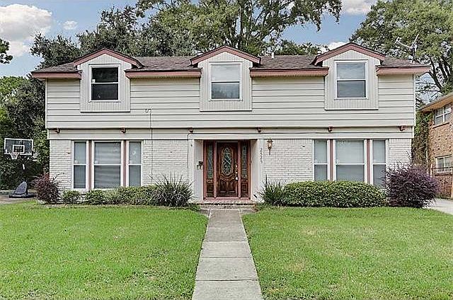 1st image of 2525 Comet St