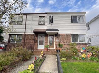 6735 214th St, Oakland Gardens, NY 11364