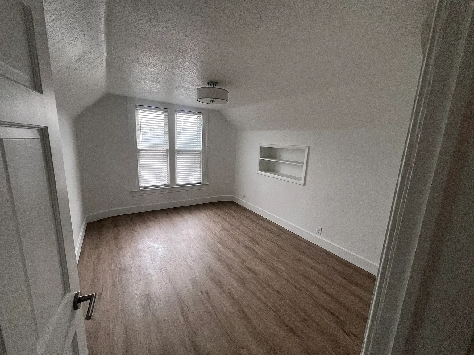 1 bed, 825 sqft, $1,250 — Photo 3
