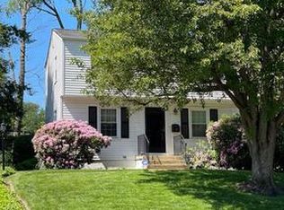 2134 Powhatan St, Falls Church, VA 22043