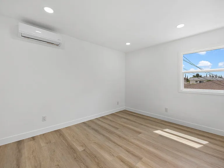 13407 Helen St #A-B — Photo 16