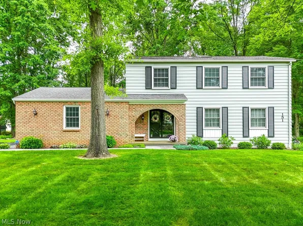 151 Kenwick Dr, Northfield, OH 44067