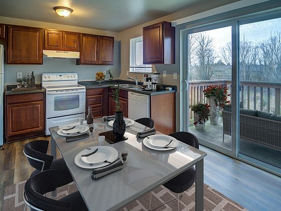 3rd image of 7521 10th Avenue Ct E APT C