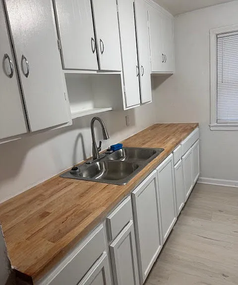 872 Eloise Dr #UP — Photo 2