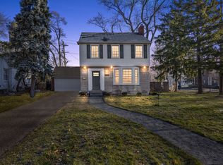 26010 York Rd, Huntington Woods, MI 48070