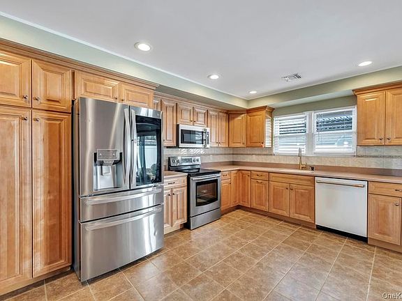 3rd image of 4312 Ava Road