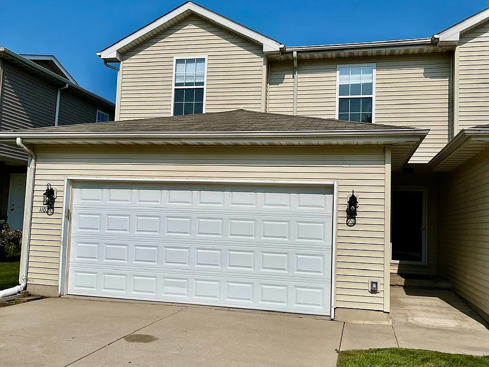 1102 Emma Ct