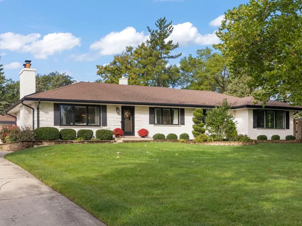 390 S Kenilworth Ave, Glen Ellyn, IL 60137