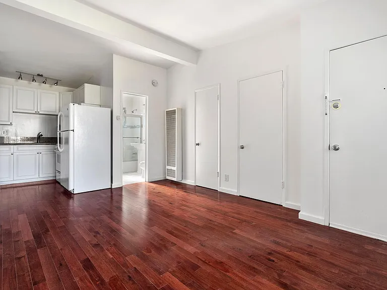1661 Federal Ave #11 — Photo 2