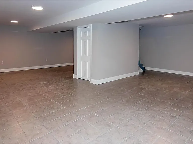 1341 Meadow Dr — Photo 16