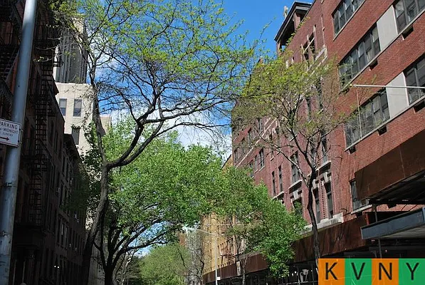 Rented by KVNY Soho | media 12