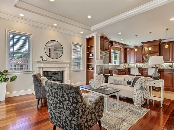 3rd image of 10668 Carver Dr