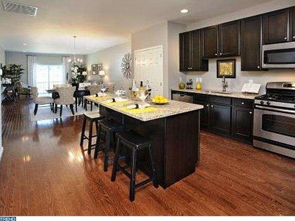 2nd image of 15072 Dahlia Dr