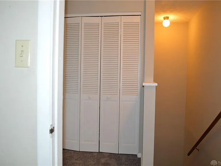 1215 Robbins Run Ct — Photo 14