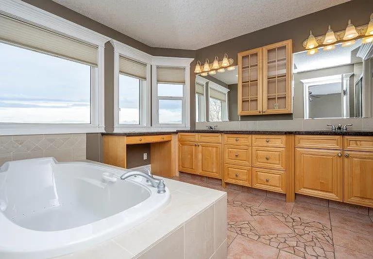 61 Simcrest Grv SW — Photo 43