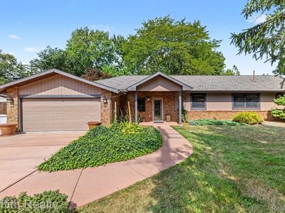 55664 Pontiac Trail Ct, New Hudson, MI, 48165