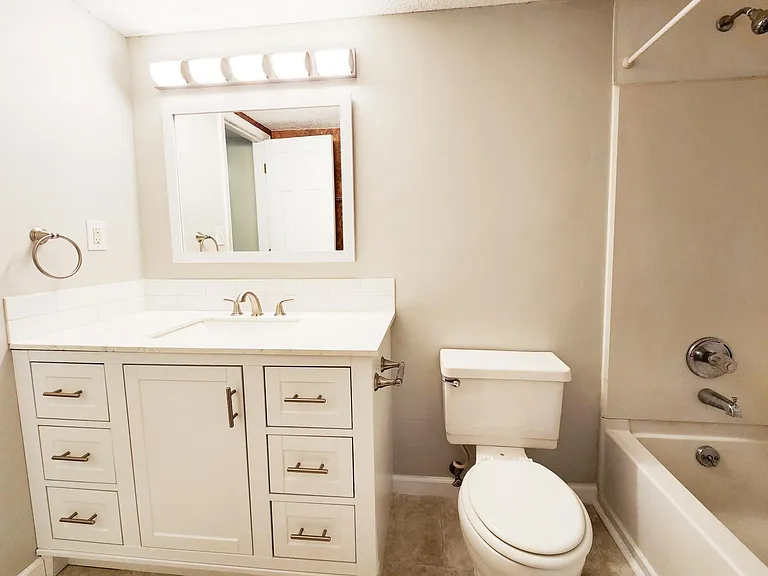 3317 Windsor Dr — Photo 8