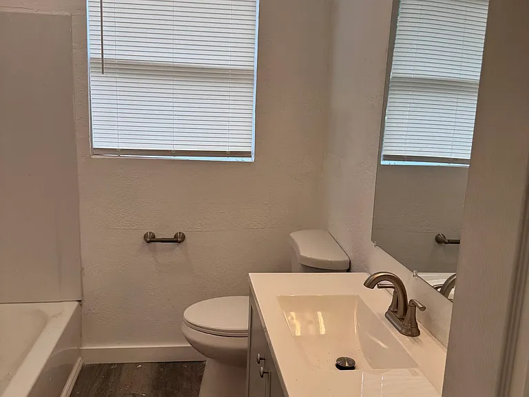 2733 Simpson St — Photo 13