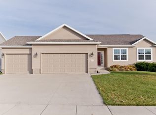 610 Barrington Pkwy, Marion, IA 52302