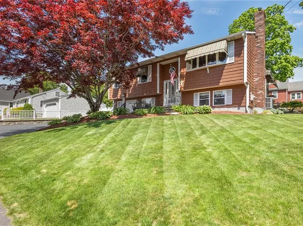 11 Bourassa Ave, Woonsocket, RI 02895