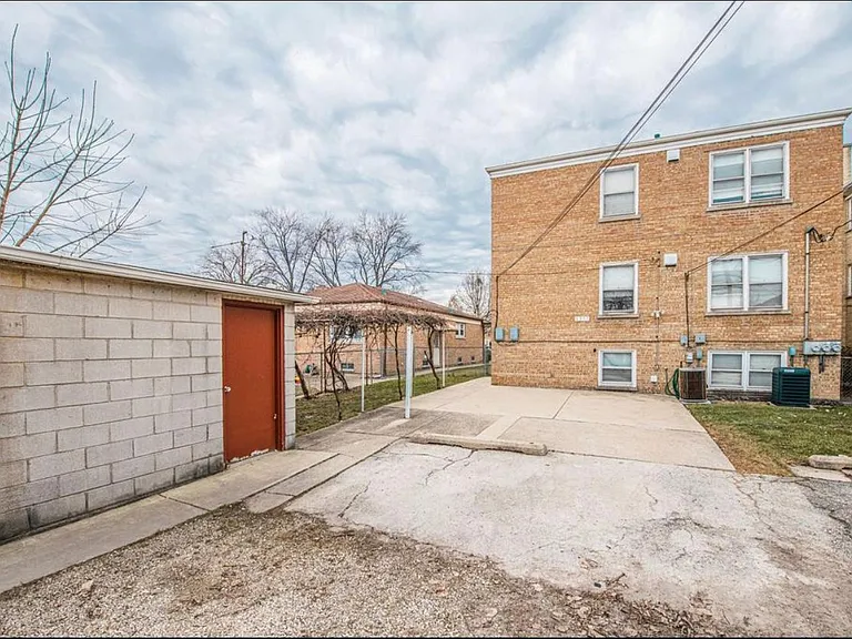8333 Trumbull Ave #2 — Photo 18