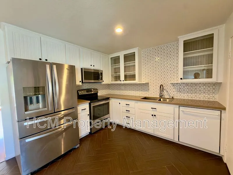 2 bed, 1.0 bath, 865 sqft, $3,100 — Photo 2