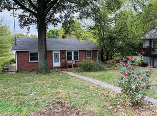 2306 Valleyview Dr, Alton, IL 62002