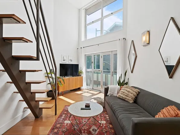 96 Woodpoint Rd APT 2C, Brooklyn, NY 11211