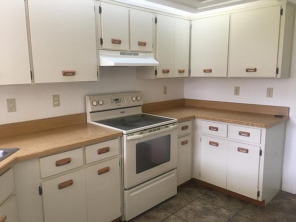 3rd image of 2001 Teakwood Ln