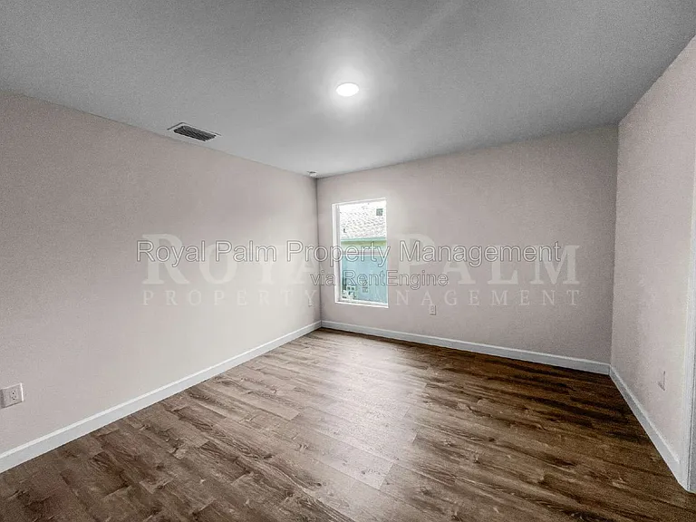 745 Harry Ave S — Photo 28