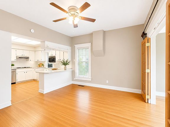 5th image of 2414 N Dakota St
