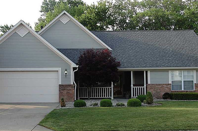 1st image of 948 Eagle Brook Dr