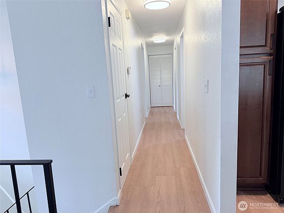 5th image of 904 N Waugh Road