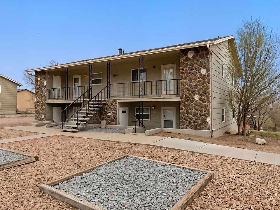 1st image of 1163 Cree Dr #4