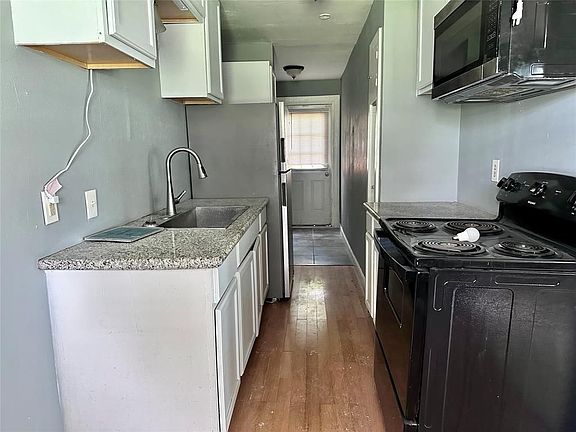 3rd image of 1729 Scott St APT B
