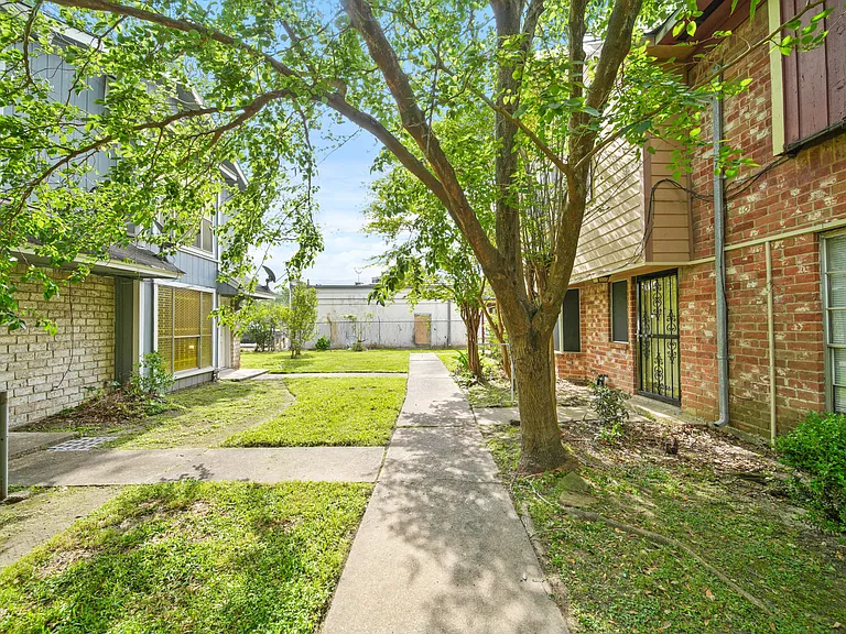 13464 Castilian Dr #2 — Photo 24