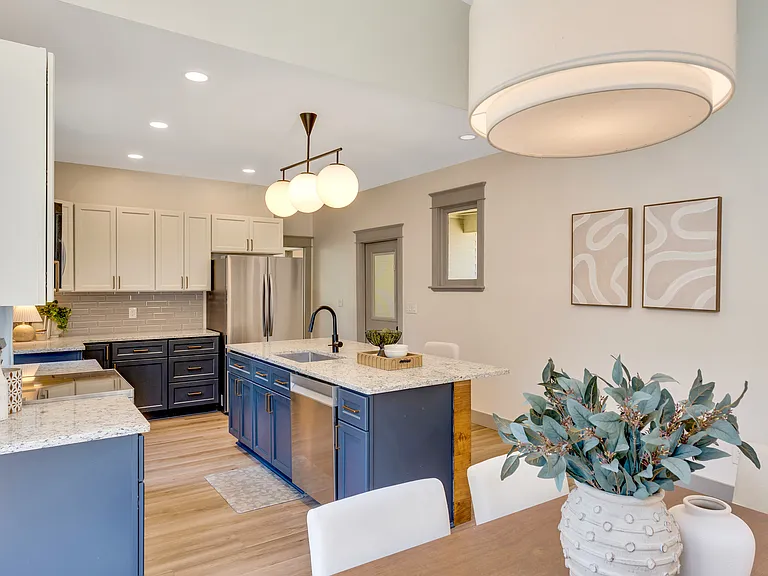 5409 Saint Elmo Ave — Photo 11
