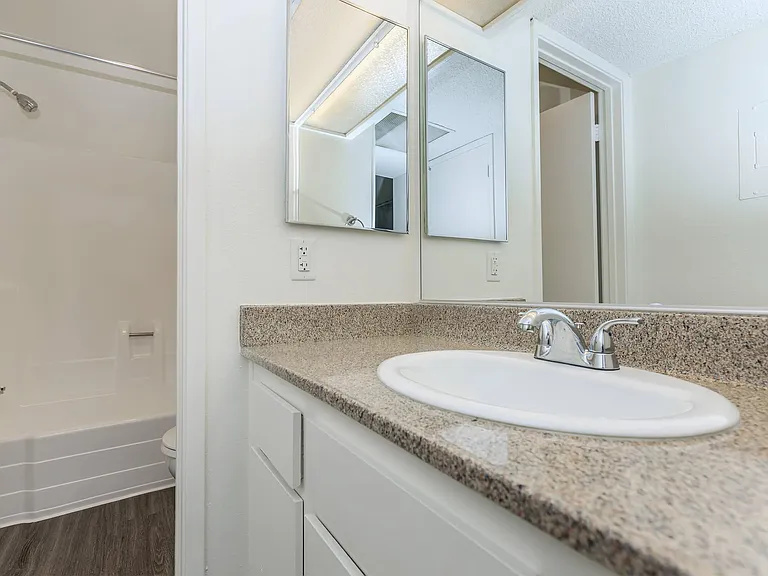 Maplewood Apartment Homes — Photo 13