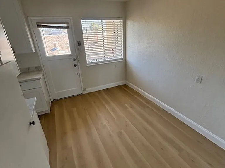 2401 Bartlett St #D — Photo 3