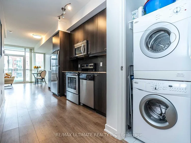 775 King St W #905 — Photo 5