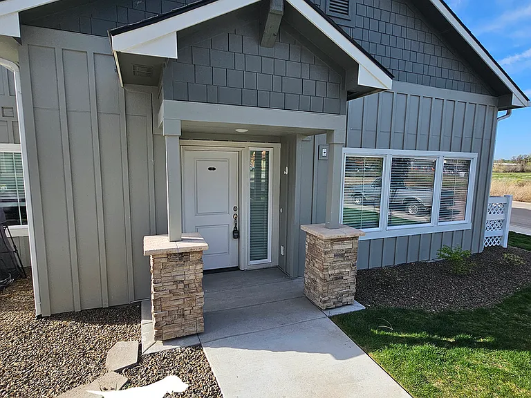 832 E Wandering Ln — Photo 1