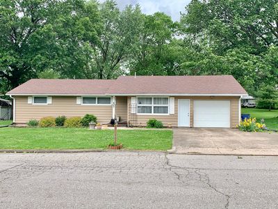 627 High St, Tipton, MO, 65081