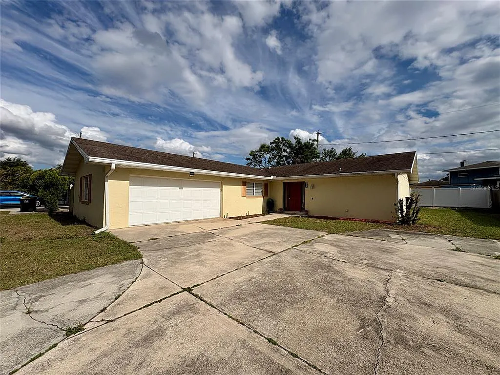 3 bed, 2.0 bath, 1664 sqft, $1,900 — Photo 2
