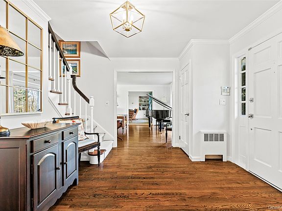 4th image of 1 Redbrooke Place