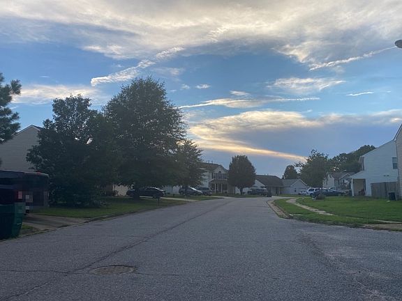 4th image of 33582 N Oakland Dr