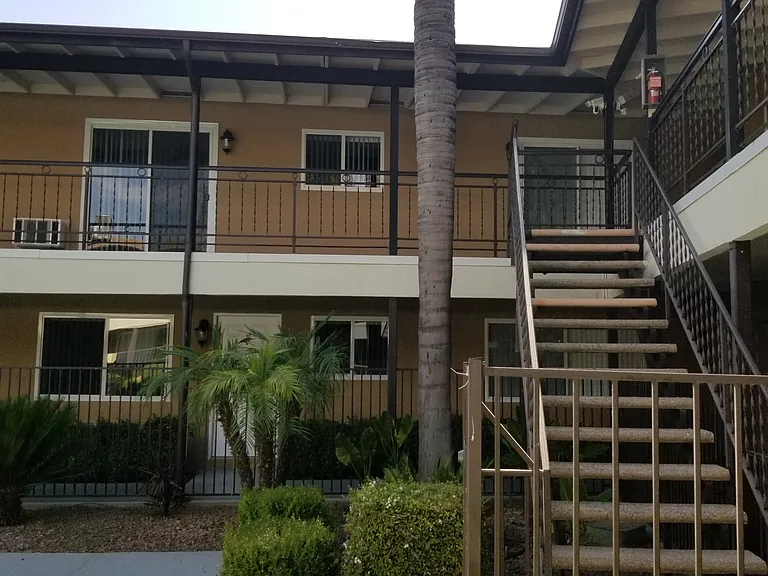 Redlands Pines Apartments — Photo 6